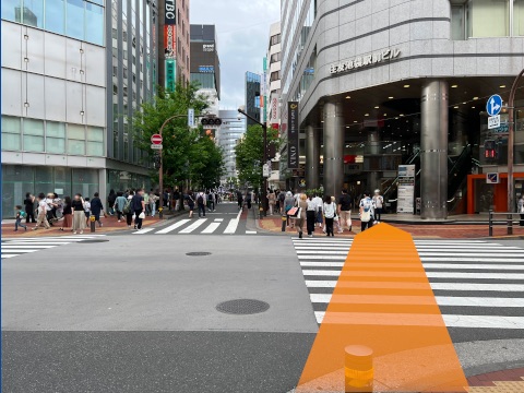 横断歩道を渡ってすぐ目の前